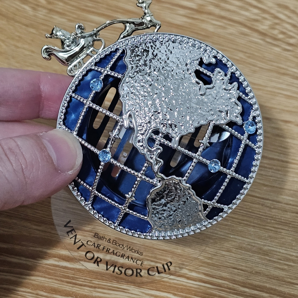 Bath & Body Works Silver and Blue Santa Vent/Visor Clip